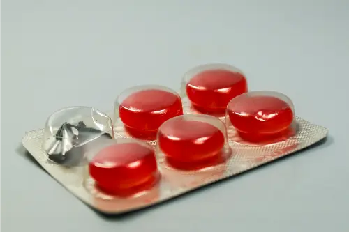 Throat lozenges contain a small amount of antiseptic