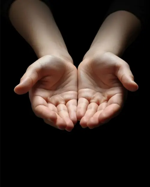 Human hands have oppposable thumbs to help up pick items up